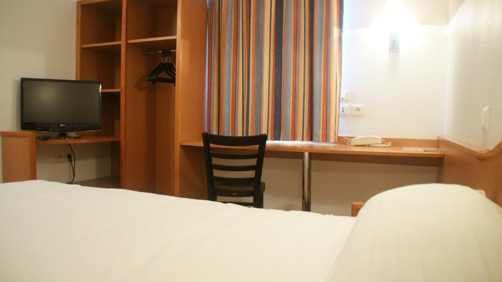 Brit Hotel Essentiel Cahors Nord Экстерьер фото